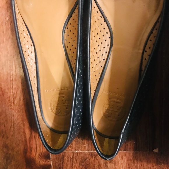 Tory Burch navy flats - Picture 2 of 2